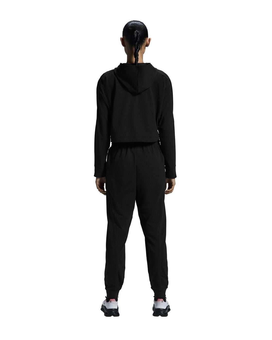 1WF12420553-studio_hoodie-fw24-black-w-4×5-tr-g2