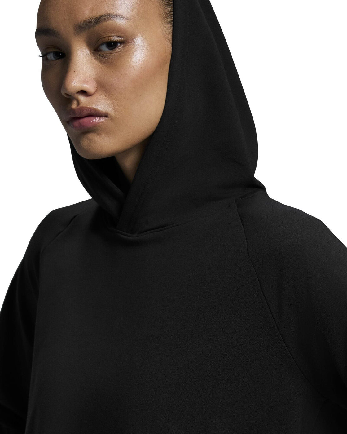 1WF12420553-studio_hoodie-fw24-black-w-4×5-tr-g6