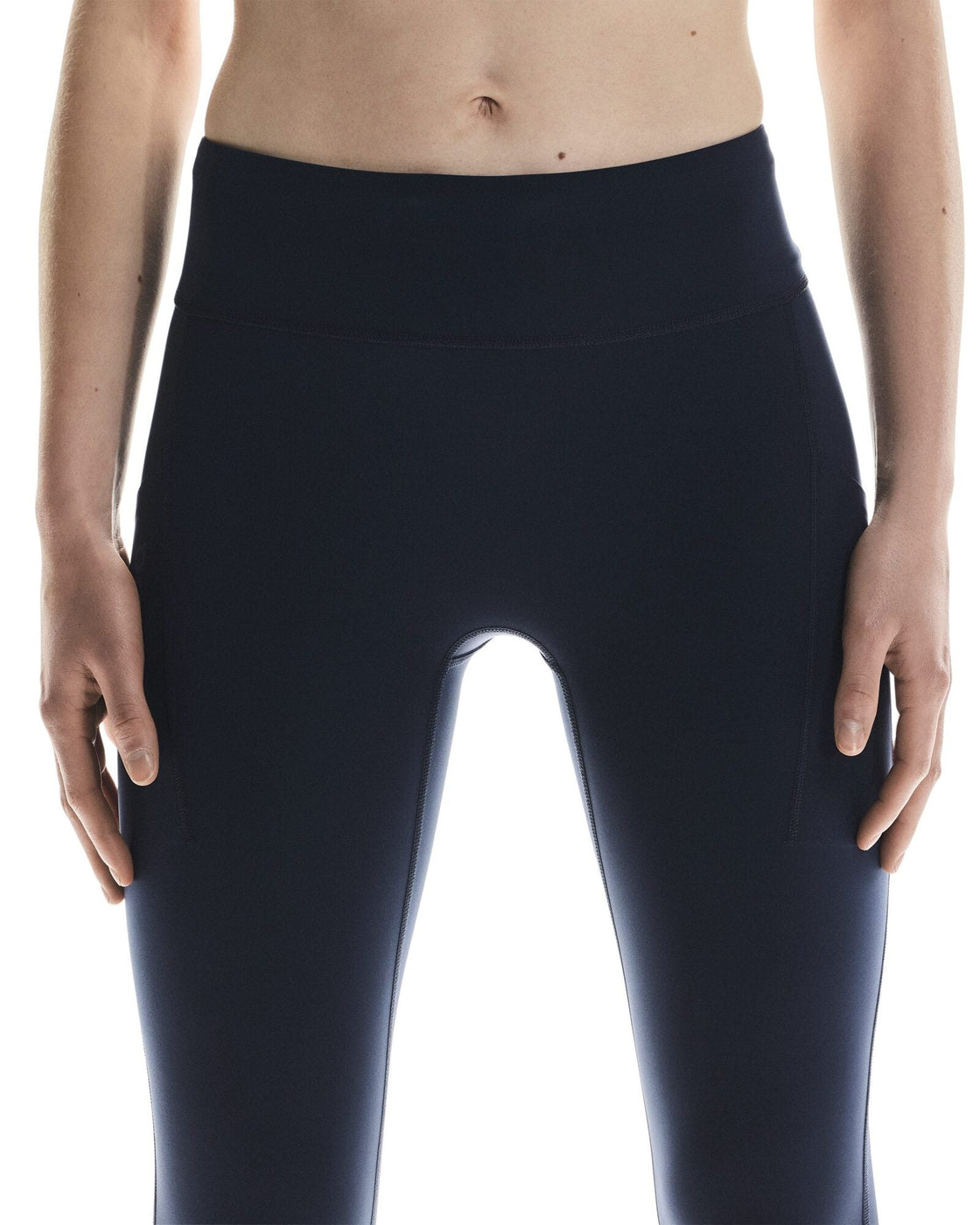 1WF30200255-performance_tights_7-8-fw25-navy-w-4×5-tr-g4