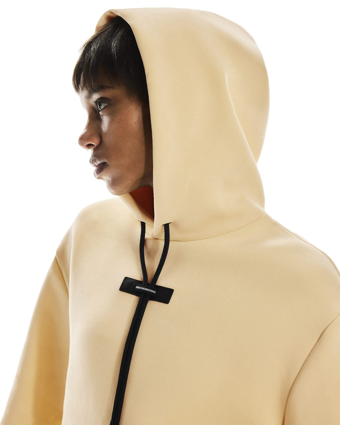 1WF30363537-focus_tech_hoodie-fw25-nectar-w-4×5-tr-g5