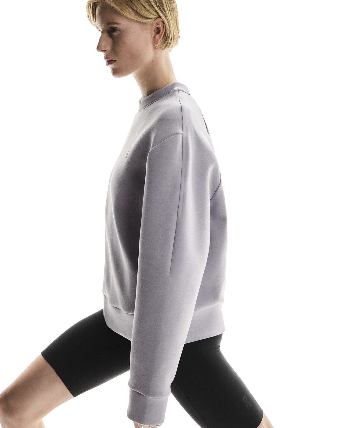 1WF30380174-focus_tech_crew-fw25-lilac-w-4×5-tr-g4