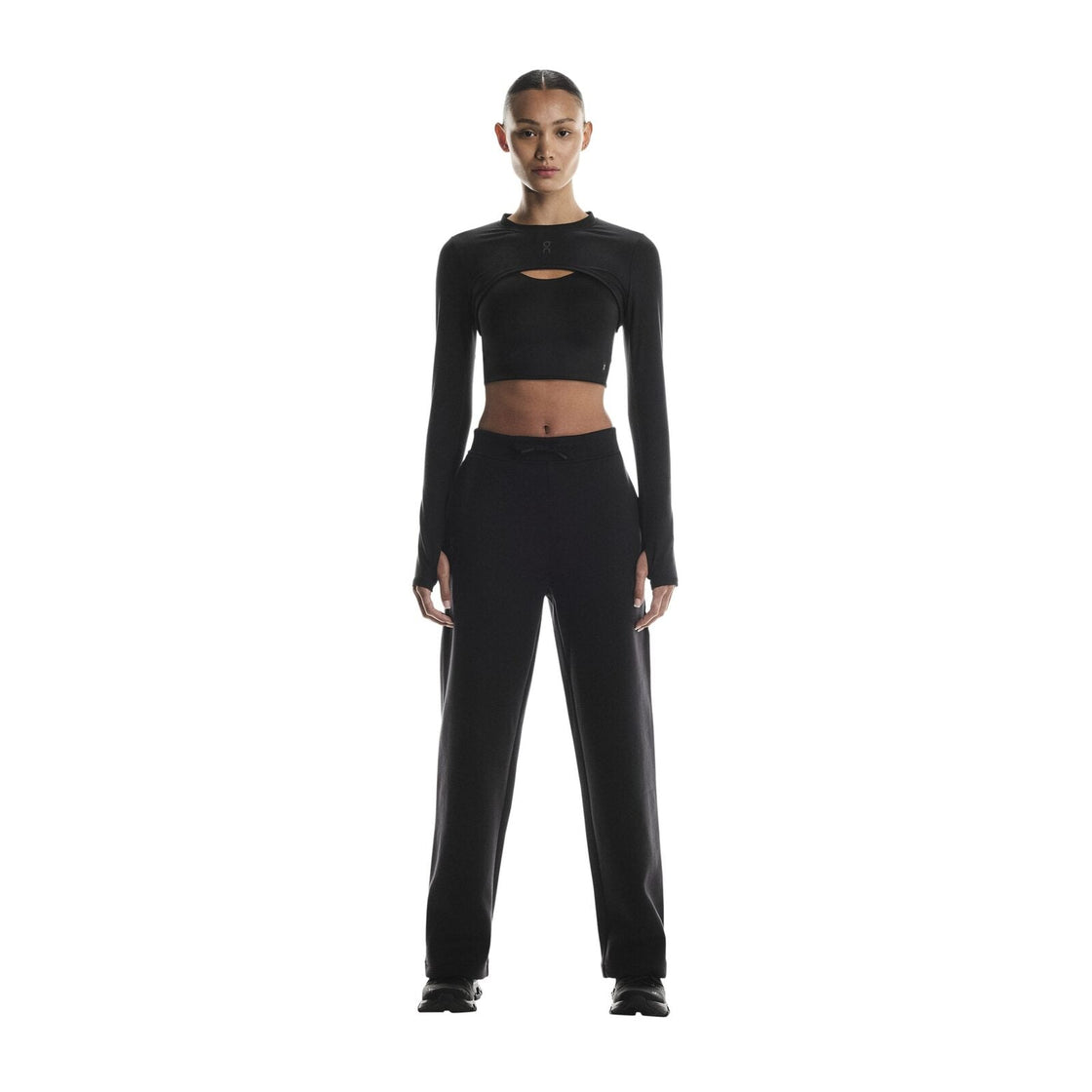 1WF30390553-focus_tech_sweatpants-fw25-black-w-1×1-tr-PLP