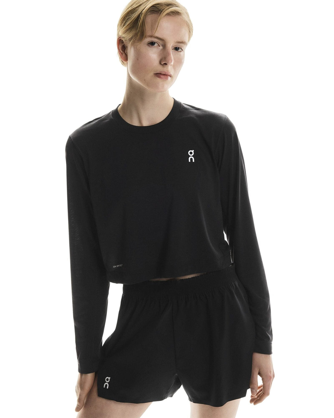 1WF30650553-train_long-t_crop_graphic-fw25-black-w-4×5-tr-g3