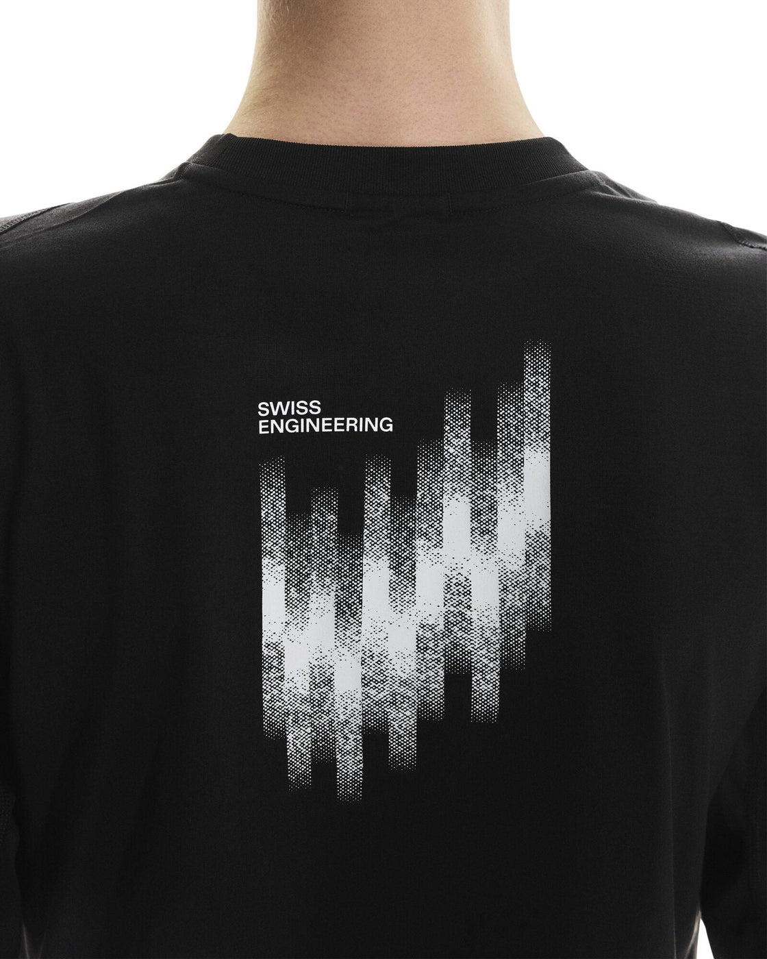 1WF30650553-train_long-t_crop_graphic-fw25-black-w-4×5-tr-g4