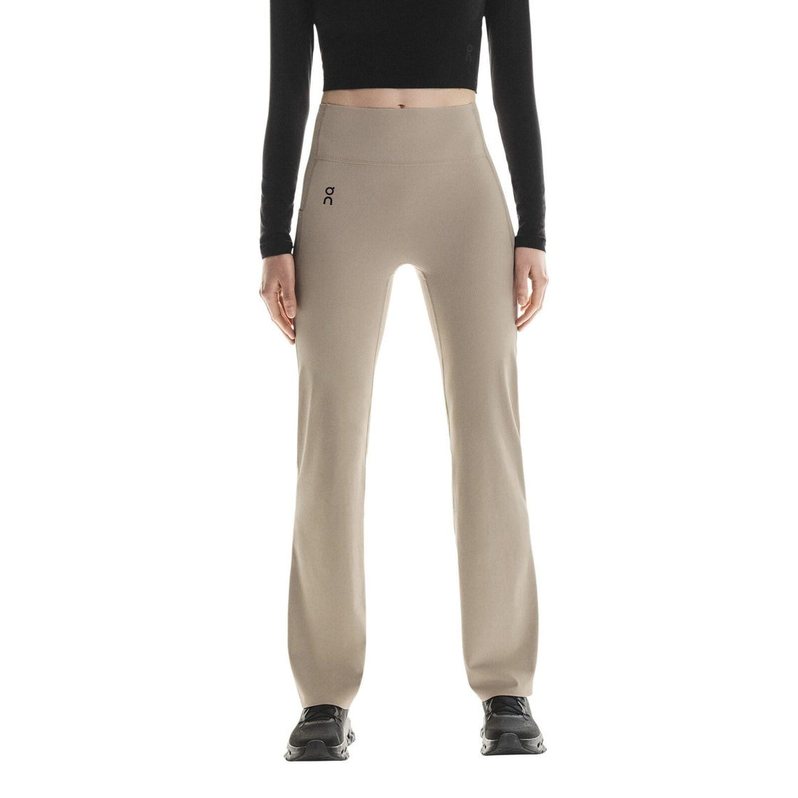 1WF31150603-30__studio_flared_tights-fw25-desert-w-4×5-tr-g1