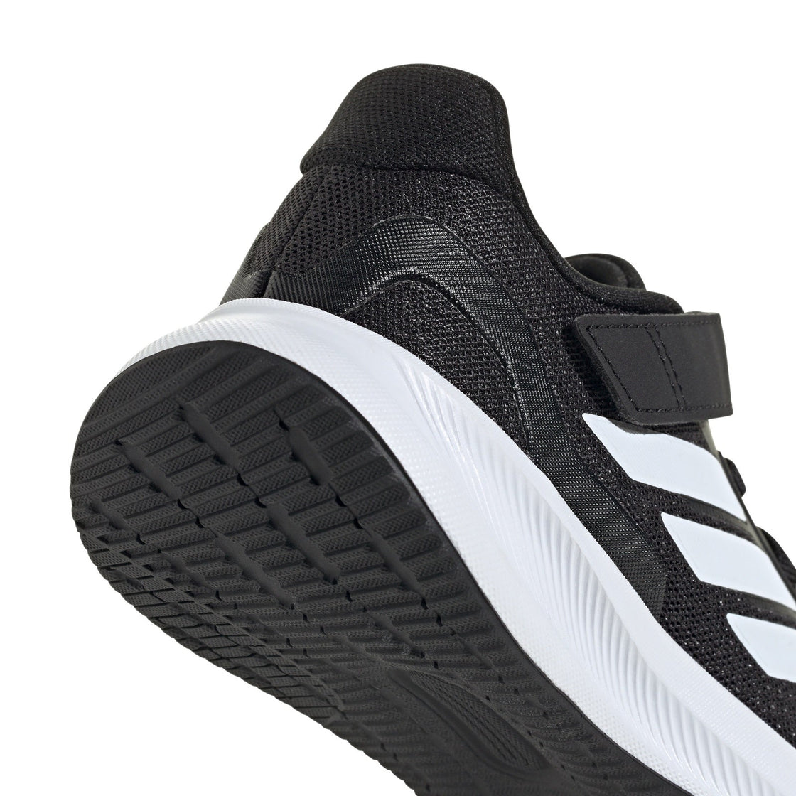 IE8574_8_FOOTWEAR_Photography_Detail View 1_transparent