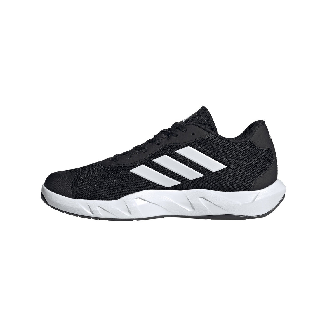 IF0953_5_FOOTWEAR_Photography_Side Medial Center View_transparent