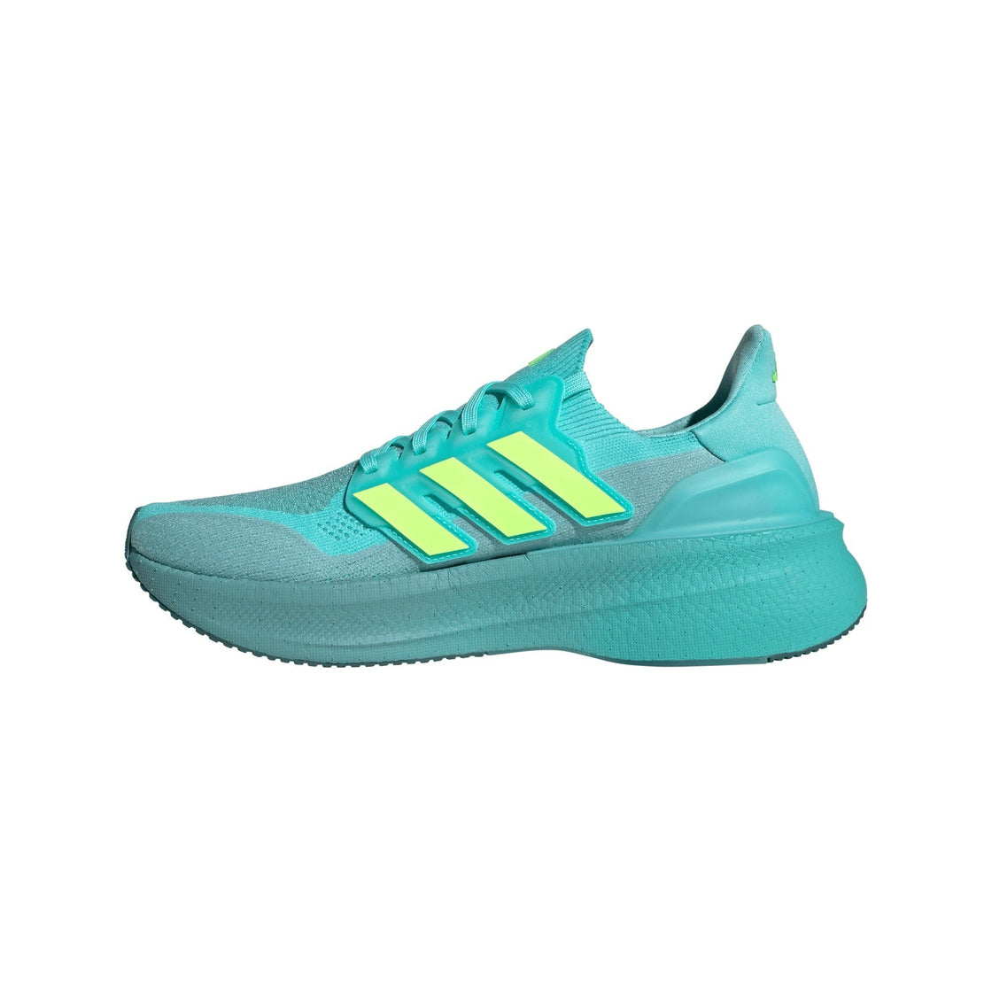 JQ2909_5_FOOTWEAR_Photography_Side Medial Center View_transparent