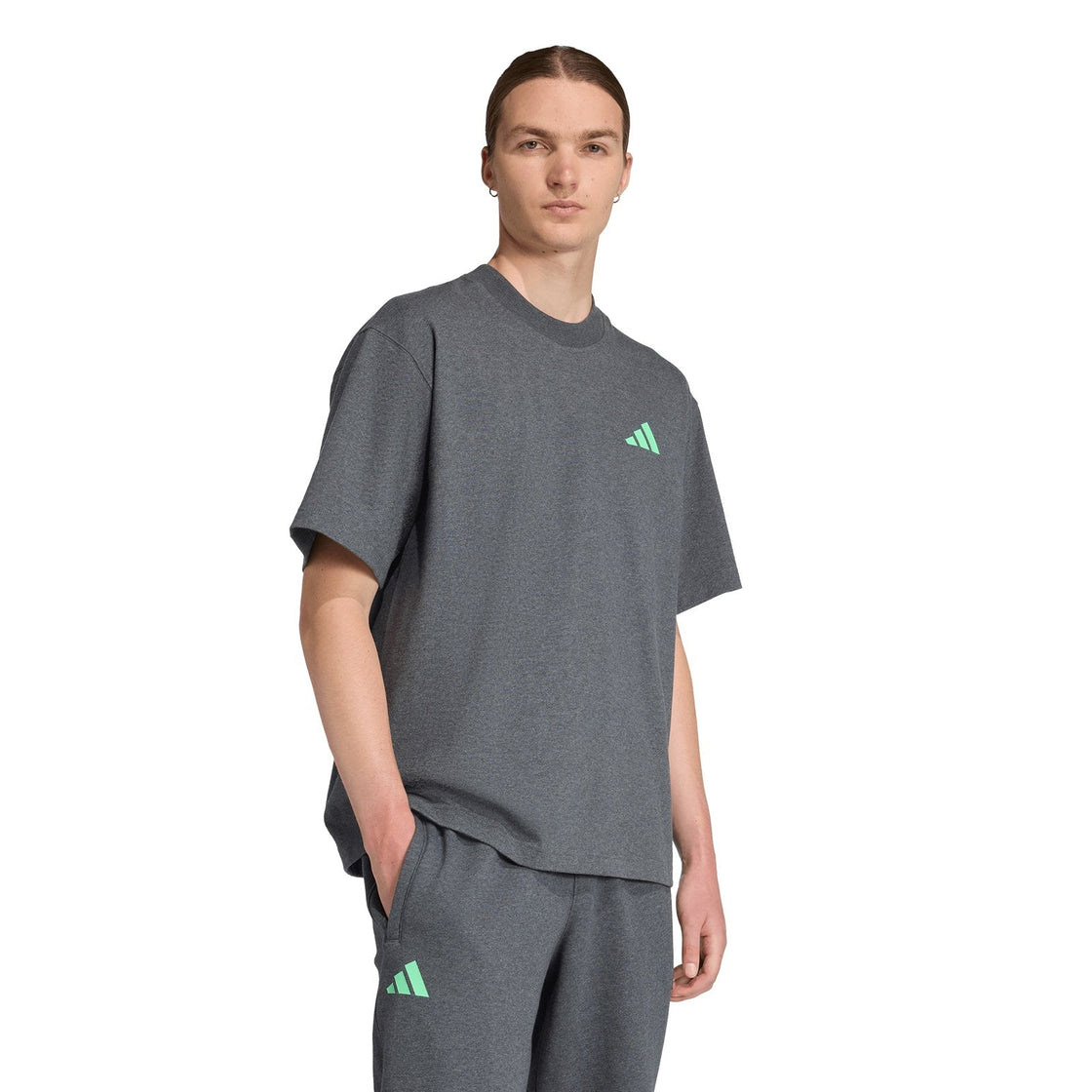JX8775_4_APPAREL_On Model_Walking View_transparent