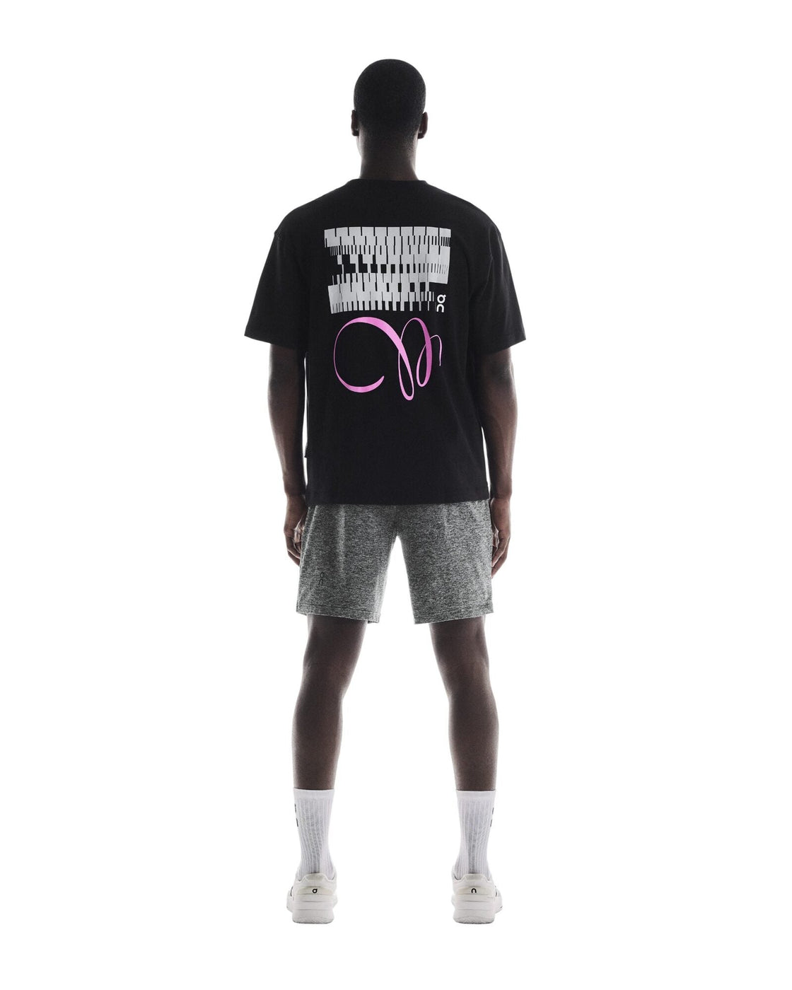 1MF11843541-club-t_graphic-ss25-black_raspberry-m-4×5-tr-g2