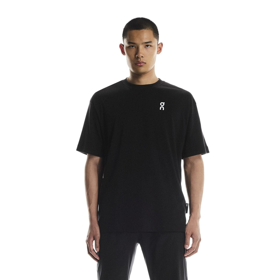 1MF30550192-club_t_graphic-fw25-black_olive-m-1×1-tr-PLP