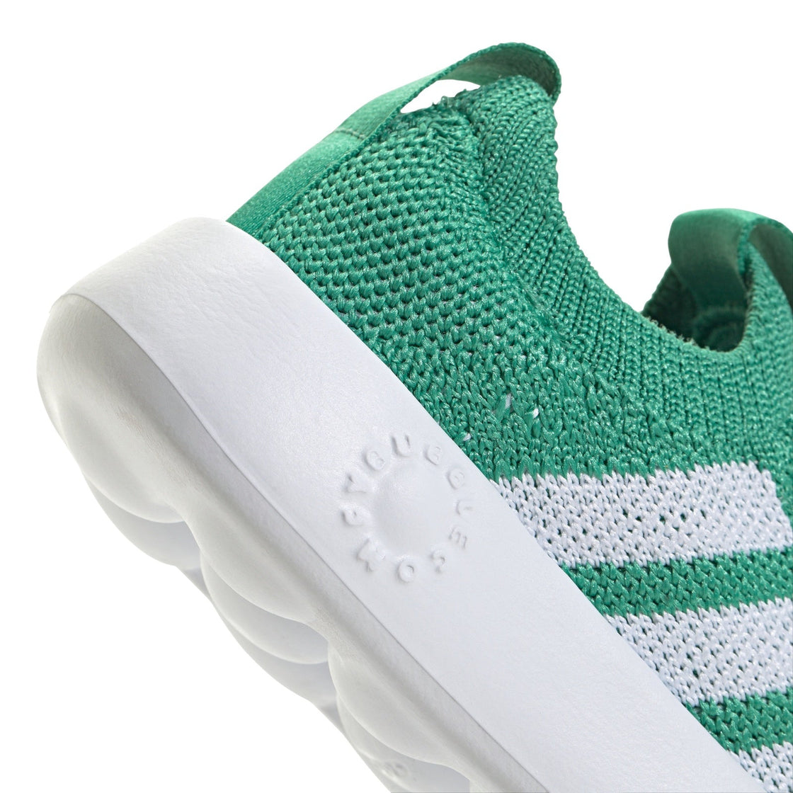 JI1608_9_FOOTWEAR_Photography_Detail View 2_transparent