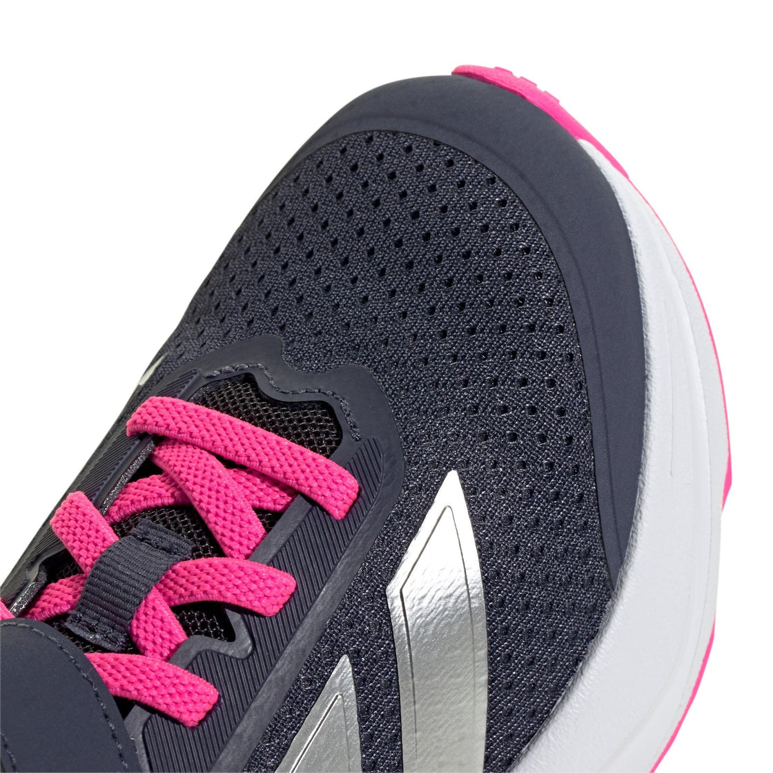 JQ3018_8_FOOTWEAR_Photography_Detail View 1_transparent
