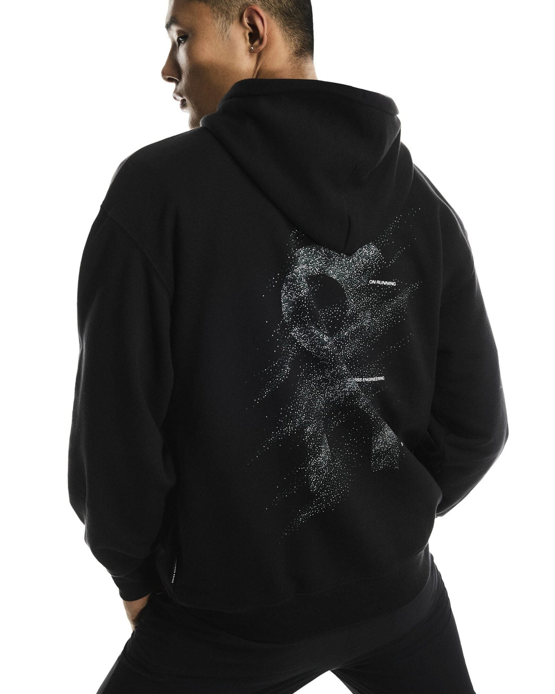 1MF30530192-club_hoodie_graphic-fw25-black_olive-m-4×5-tr-g5