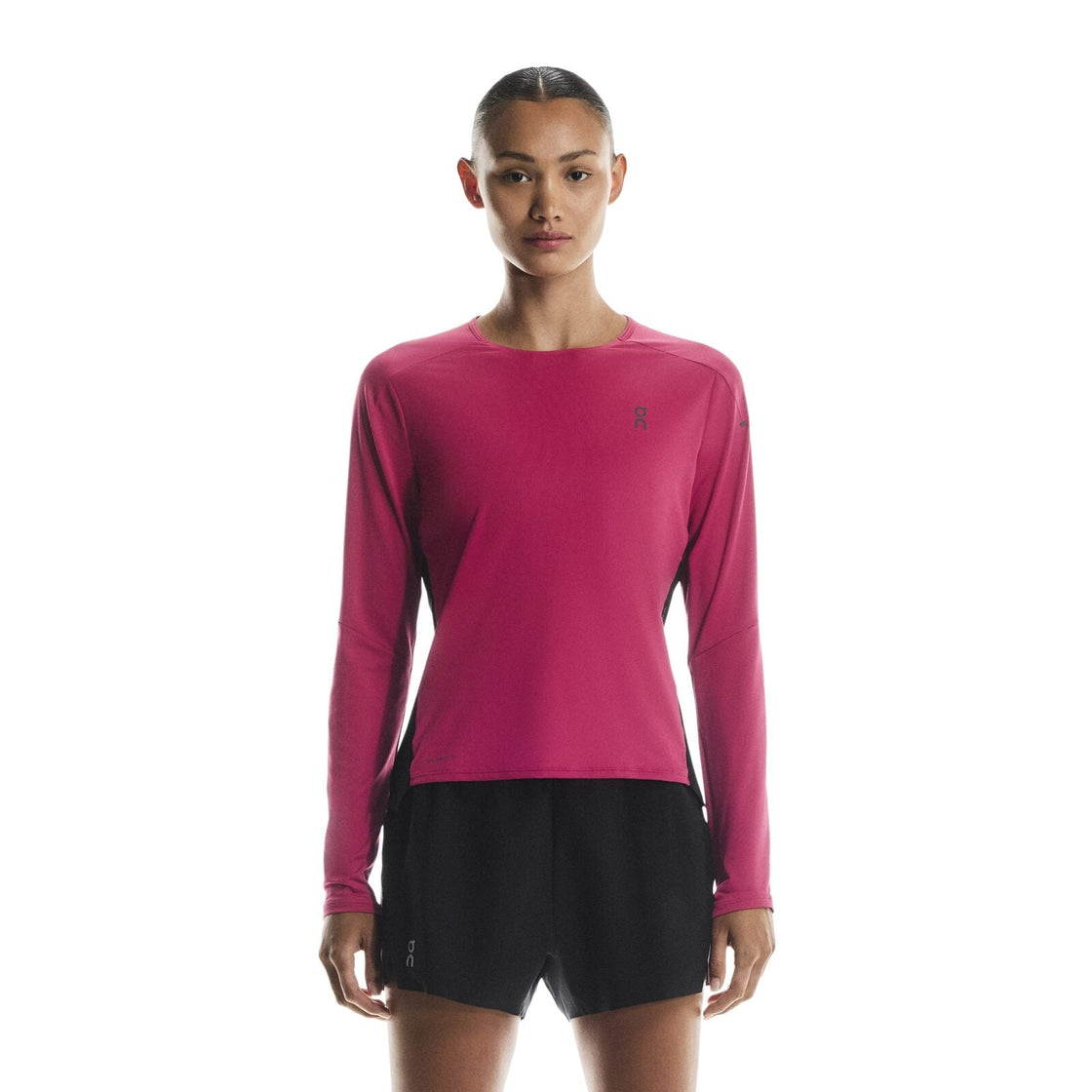 1WE10323554-performance_long_t-fw25-grenadine_black-w-1×1-tr-PLP