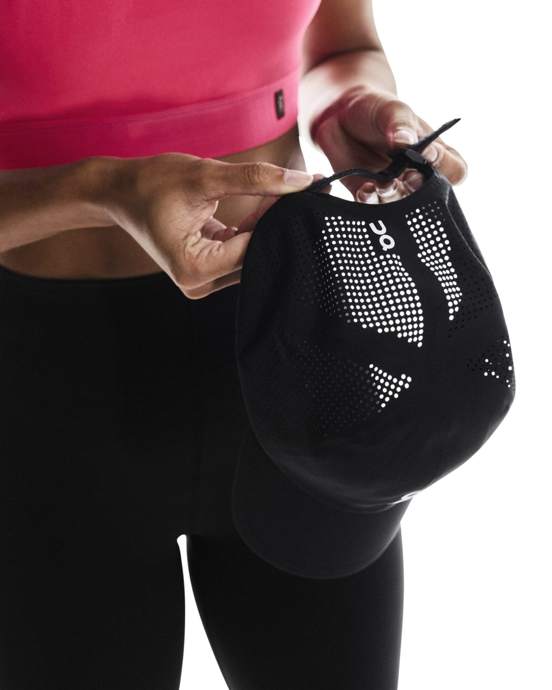 2UF10171043-court_cap-fw25-black_black-u-4×5-tr-g4