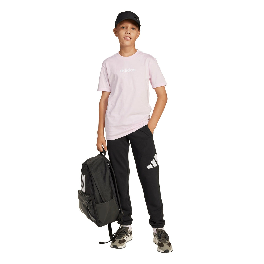 JD2090_4_APPAREL_On Model_Walking View_transparent