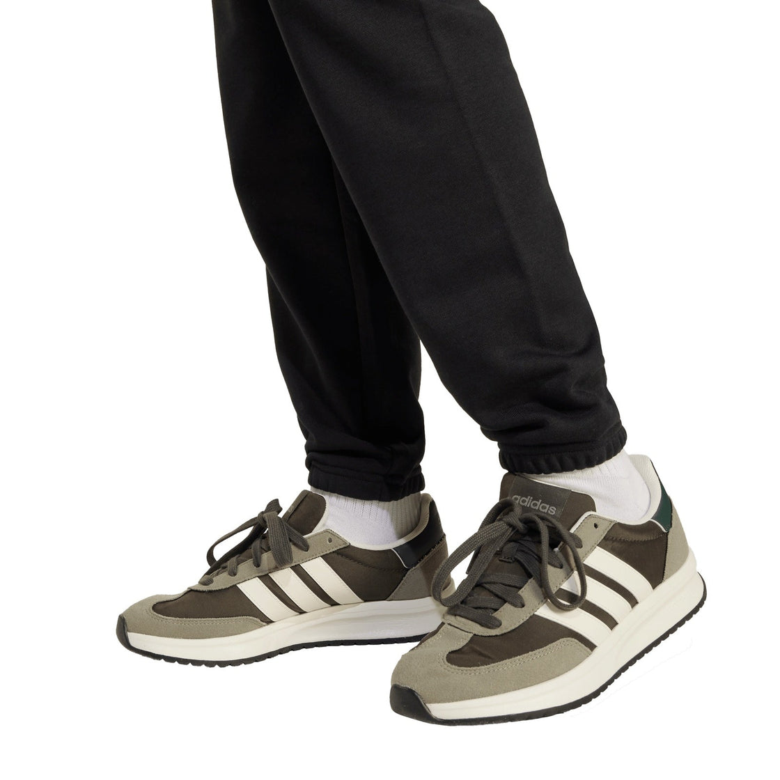 JD2090_6_APPAREL_On Model_Detail View 2_transparent