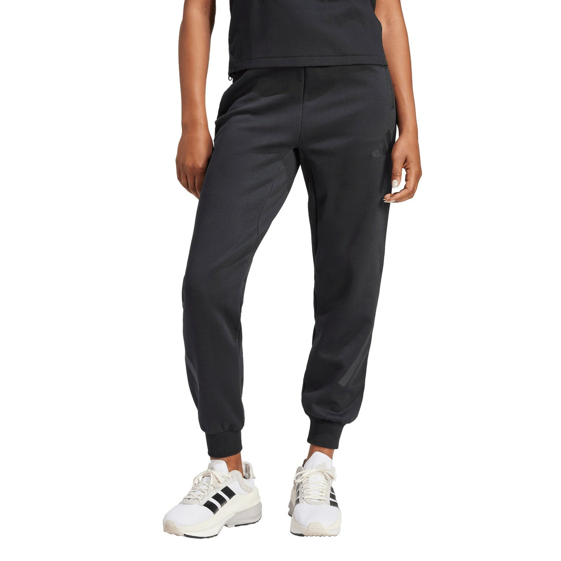 JE7842_3_APPAREL_On Model_Standard View_transparent