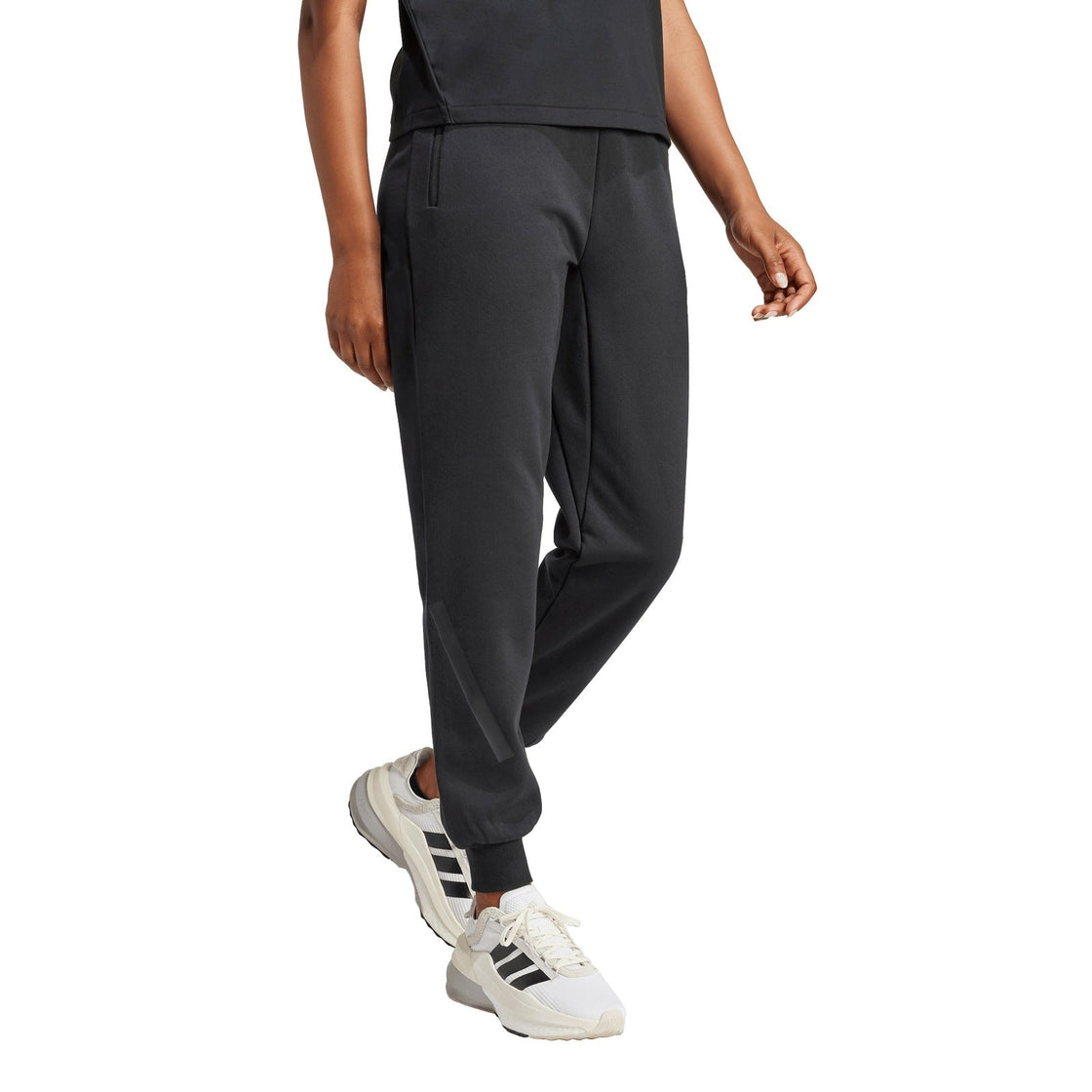 JE7842_5_APPAREL_On Model_Walking View_transparent