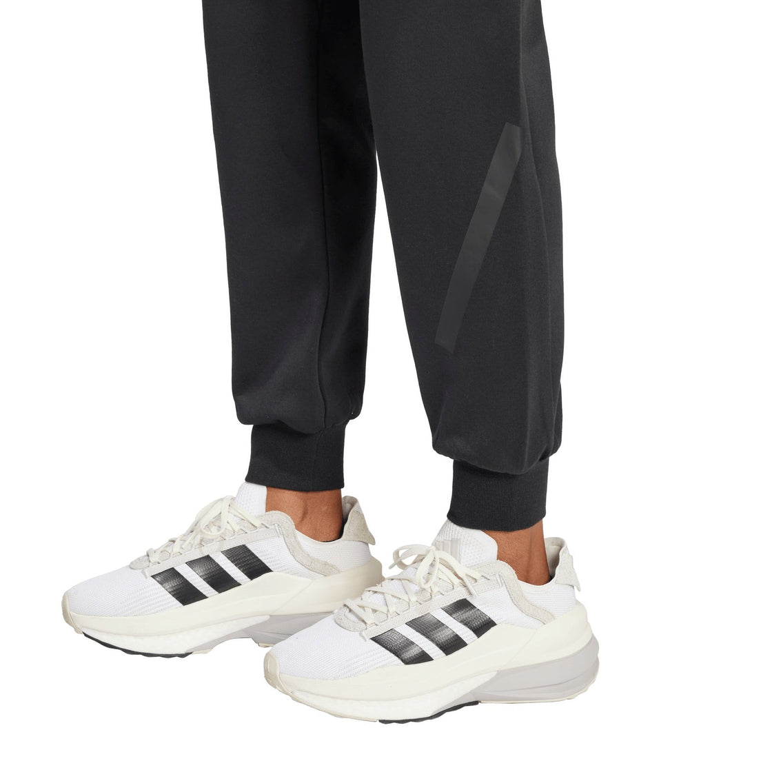 JE7842_8_APPAREL_On Model_Detail View 2_transparent