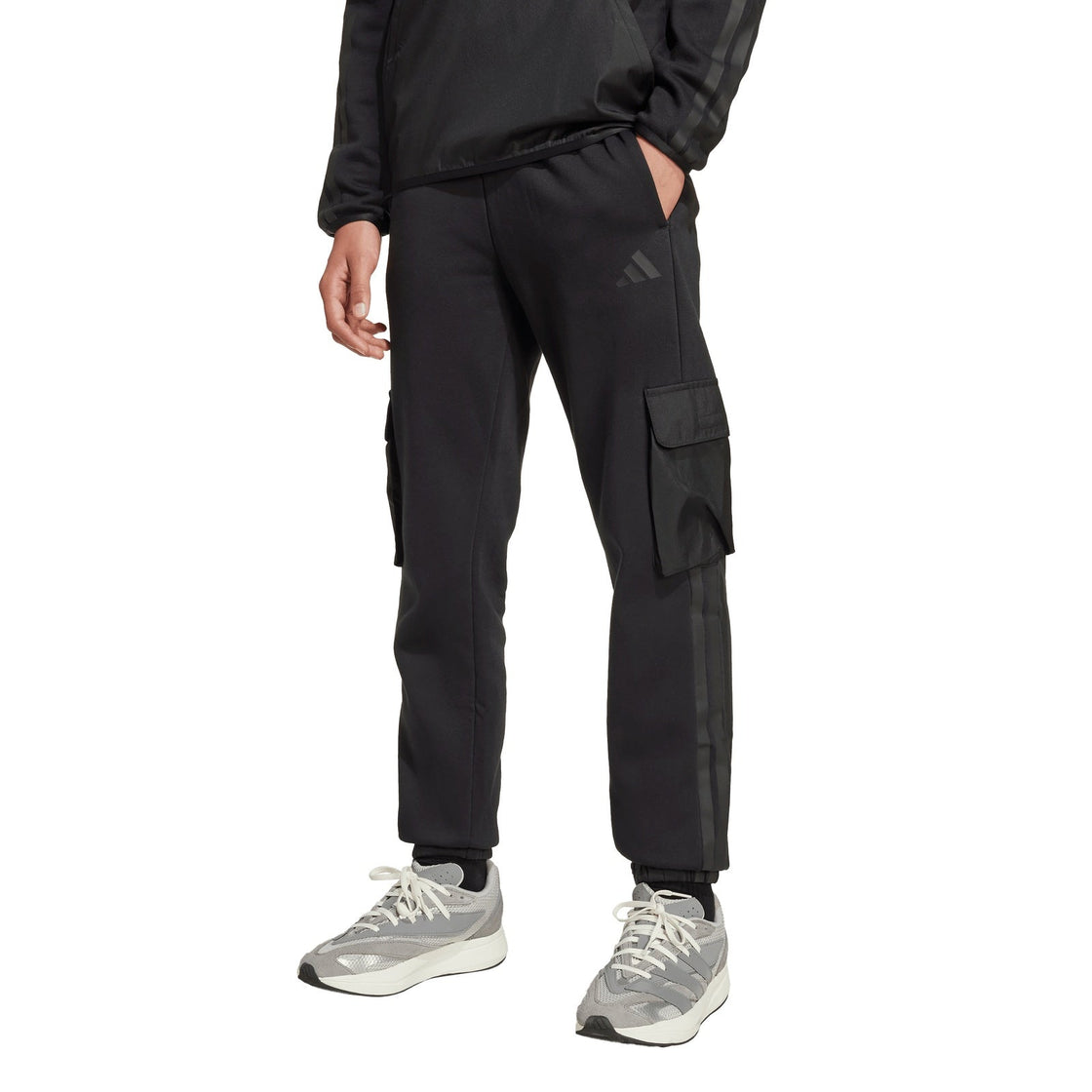 JM1686_2_APPAREL_On Model_Standard View_transparent
