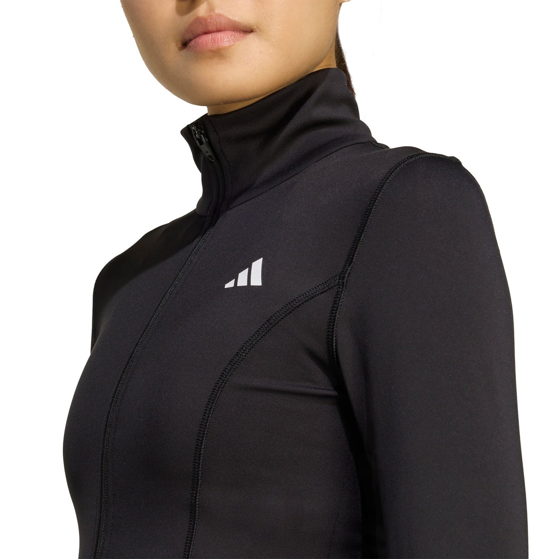 JM9185_6_APPAREL_On Model_Detail View 2_transparent