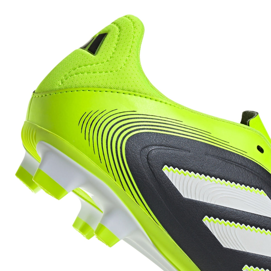 JR2896_8_FOOTWEAR_Photography_Detail View 2_transparent