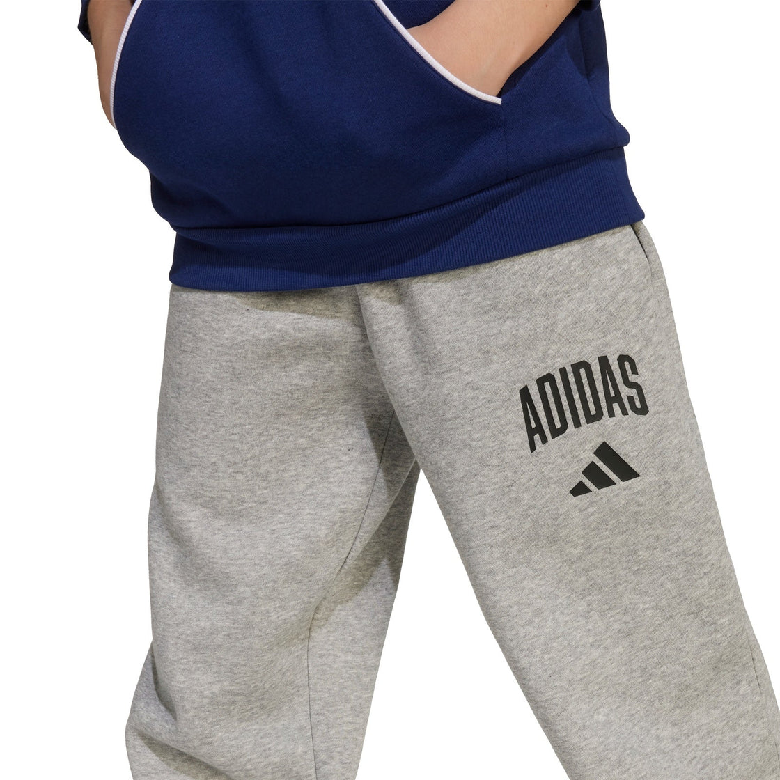 JW2386_5_APPAREL_On Model_Detail View 1_transparent