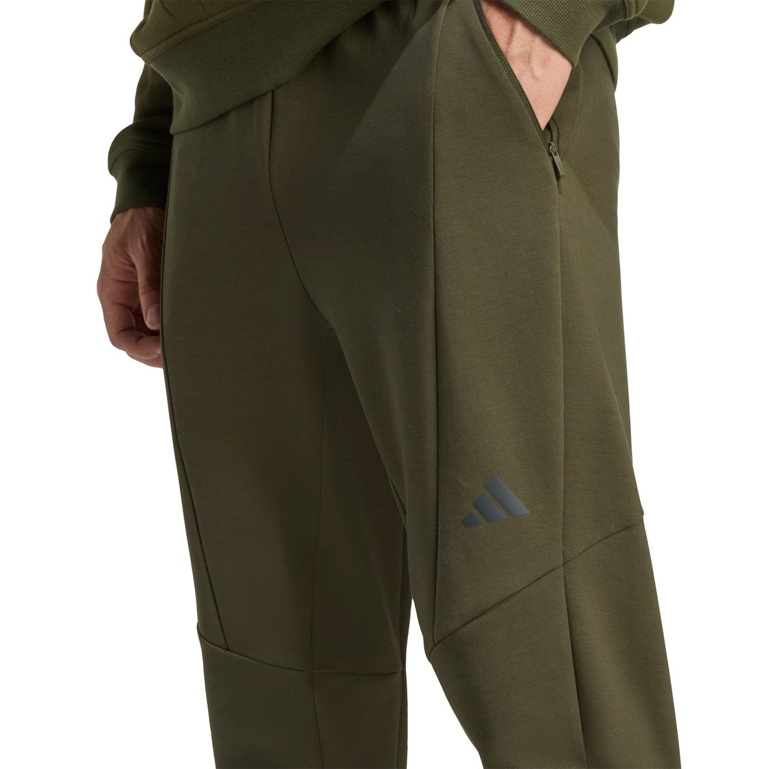 JX7326_5_APPAREL_On Model_Detail View 1_transparent