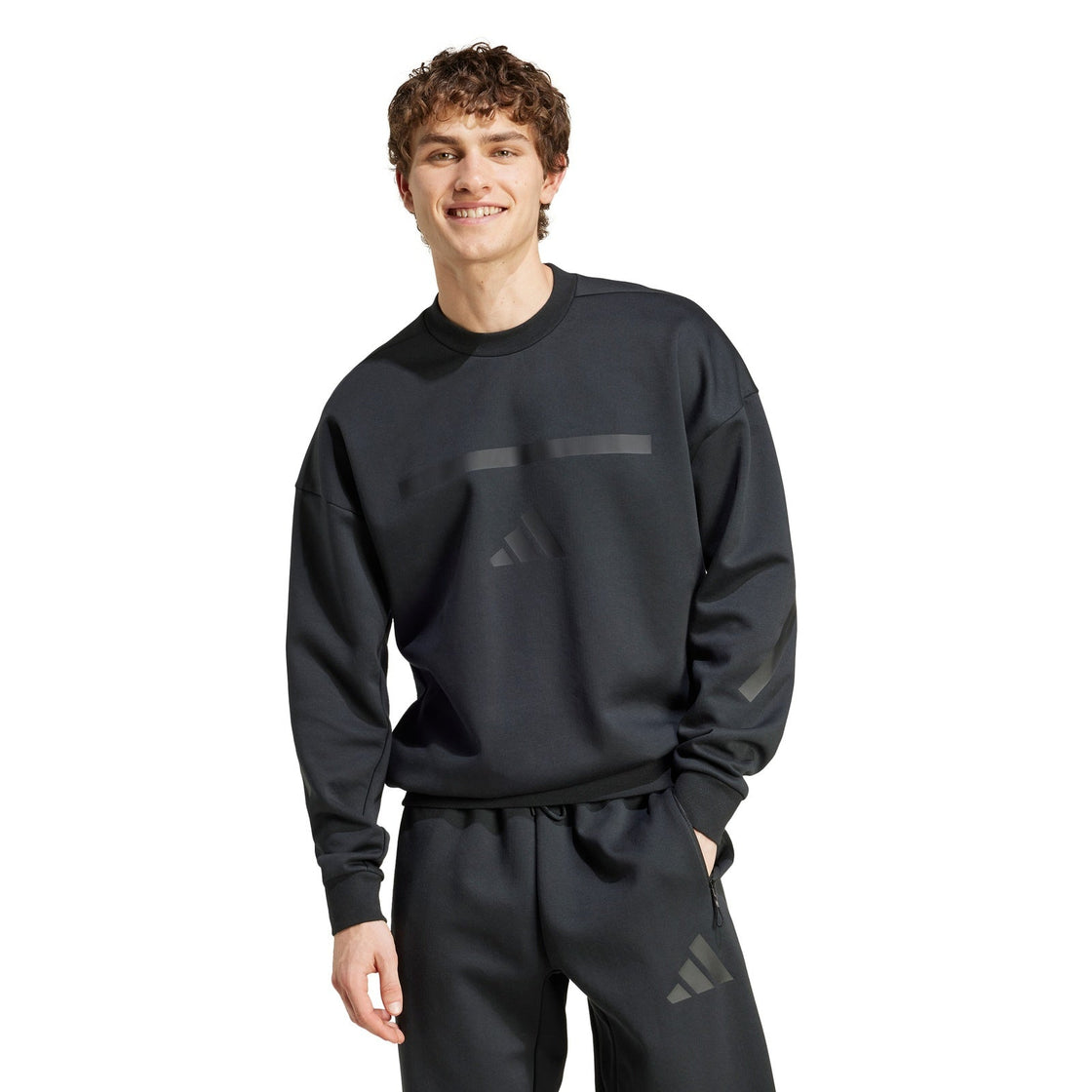 JE7536_3_APPAREL_On Model_Standard View_transparent