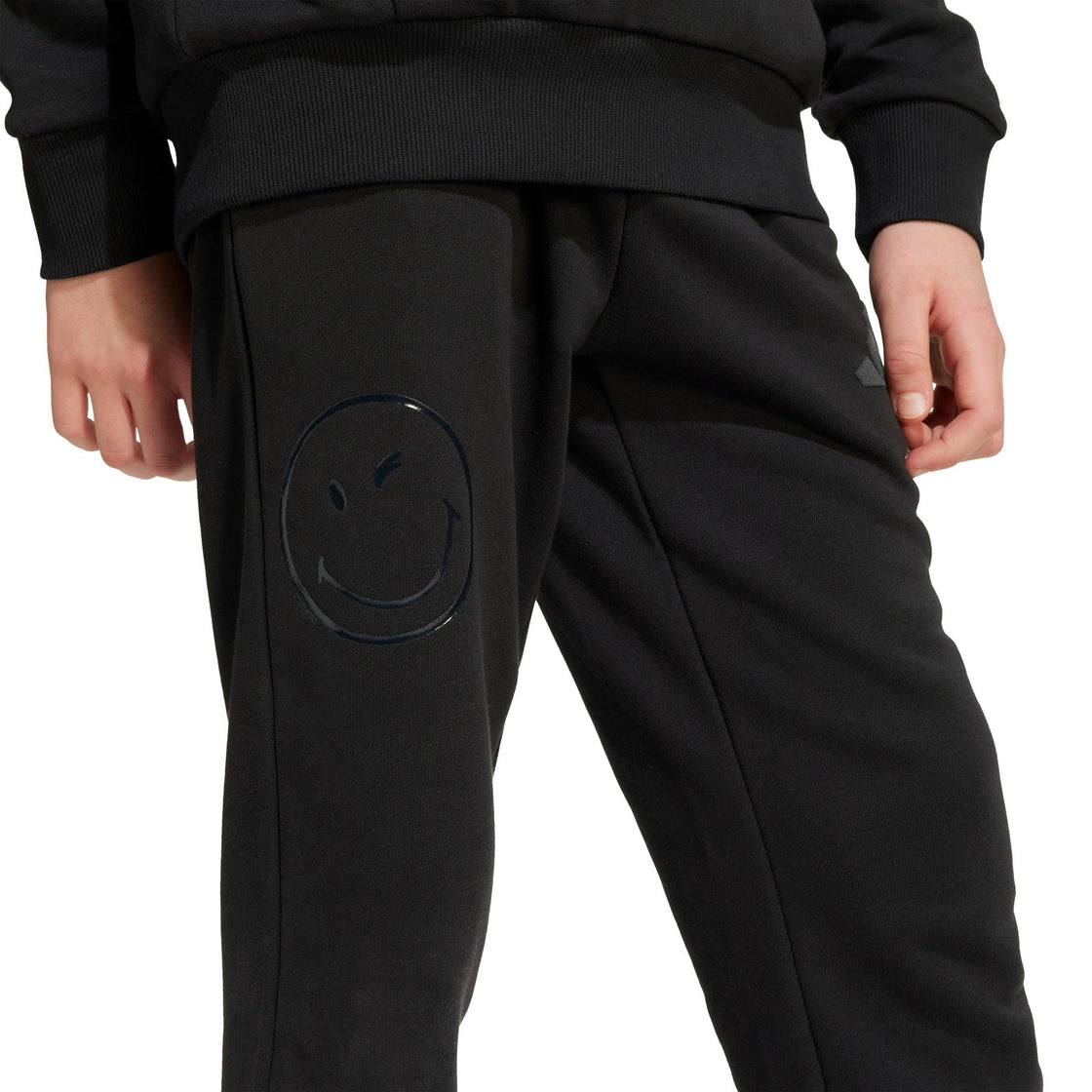 JN2147_6_APPAREL_On Model_Detail View 2_transparent