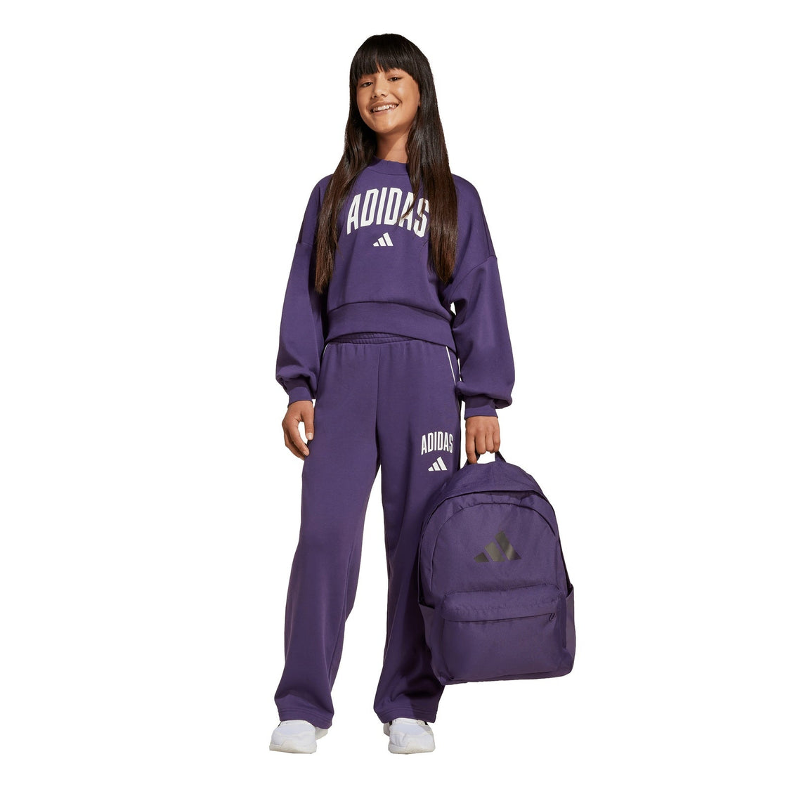 JV7379_4_APPAREL_On Model_Walking View_transparent