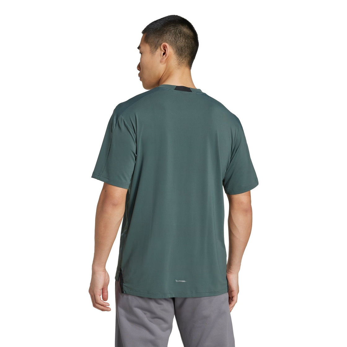 JW2556_3_APPAREL_On Model_Back View_transparent