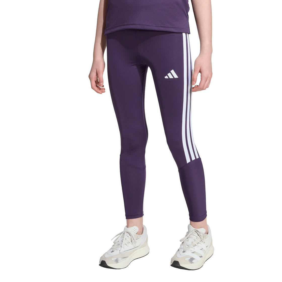 JW5028_2_APPAREL_On Model_Standard View_transparent
