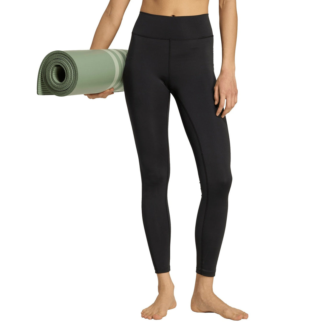 JW7661_2_APPAREL_On Model_Standard View_transparent