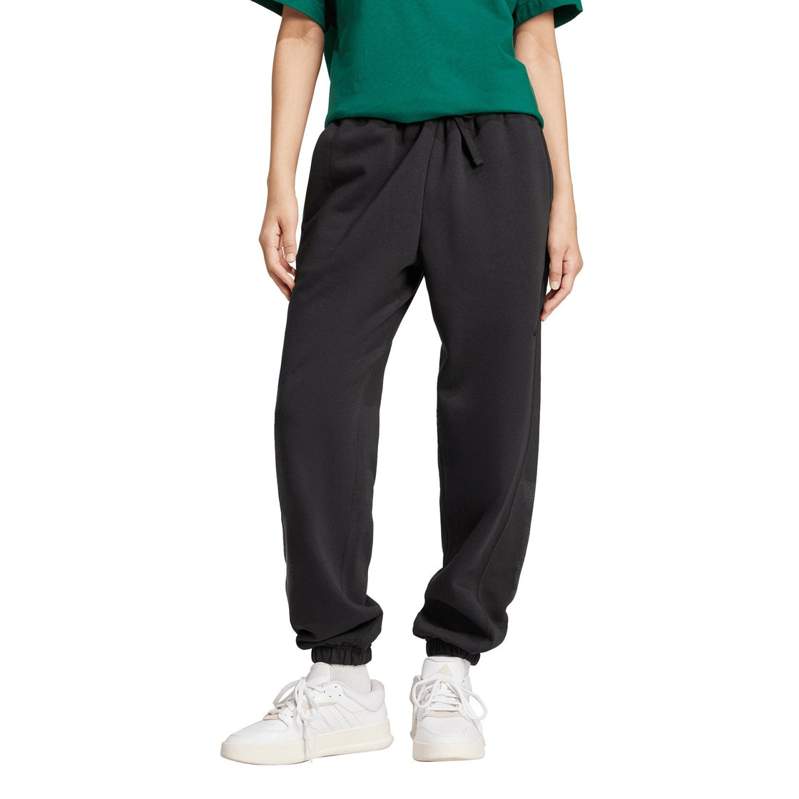 IW1024_3_APPAREL_On Model_Standard View_transparent