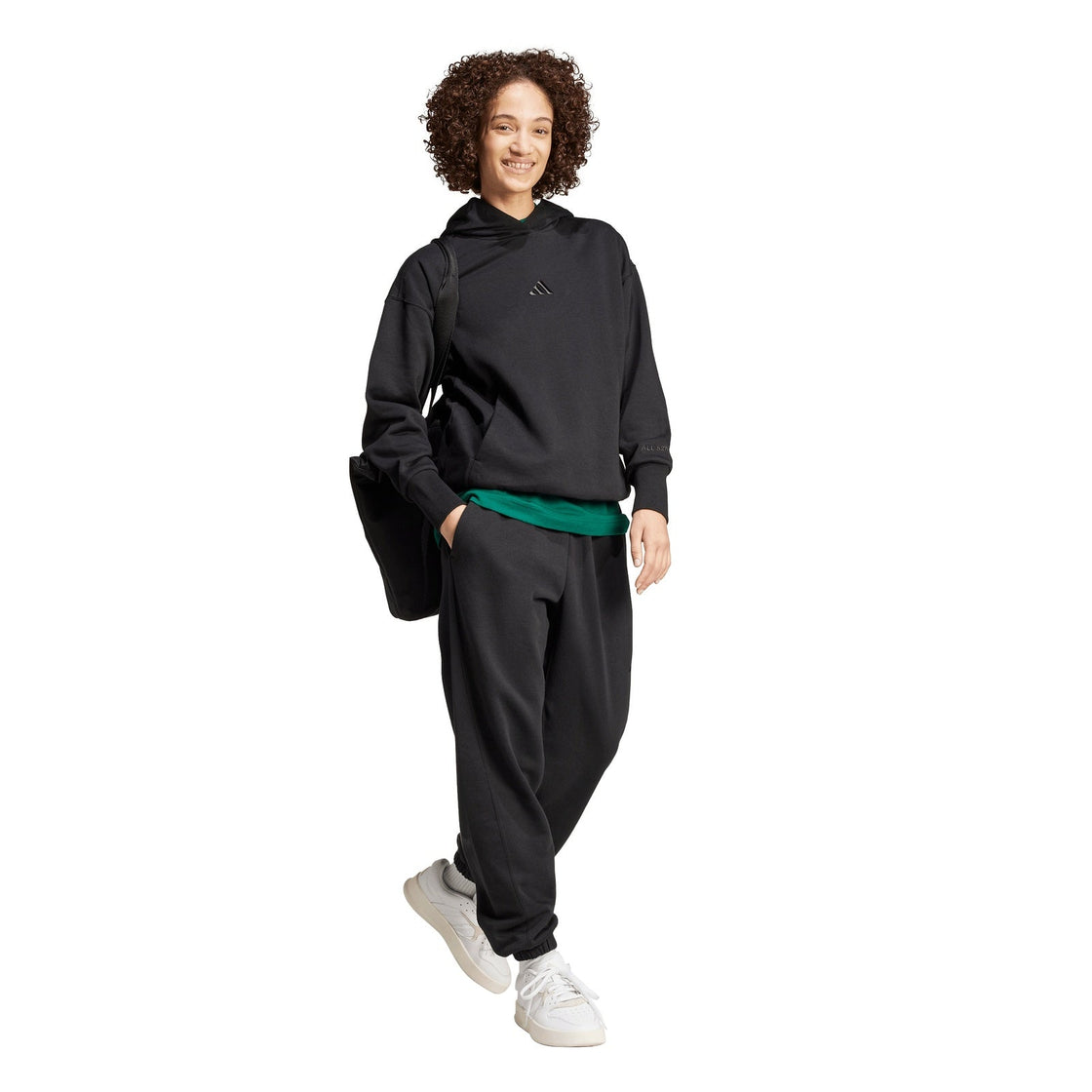 IW1024_5_APPAREL_On Model_Walking View_transparent