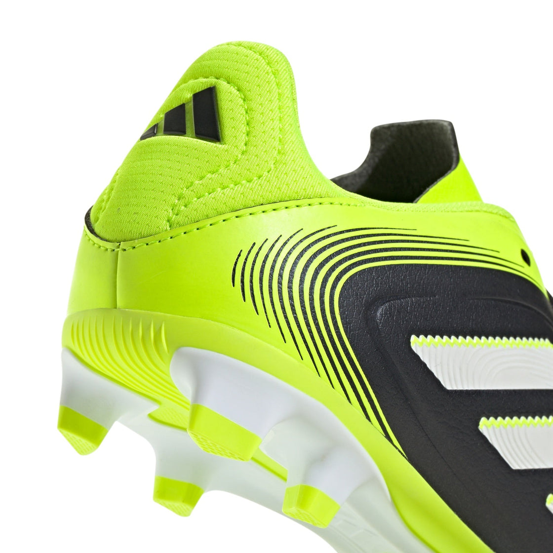 JR2905_8_FOOTWEAR_Photography_Detail View 2_transparent