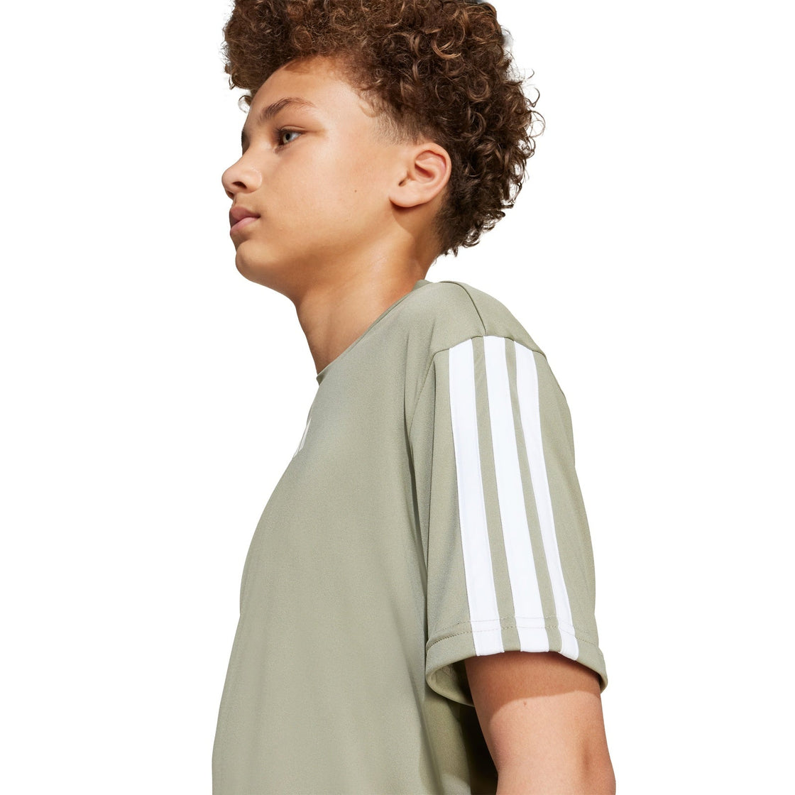 JW2528_5_APPAREL_On Model_Detail View 1_transparent