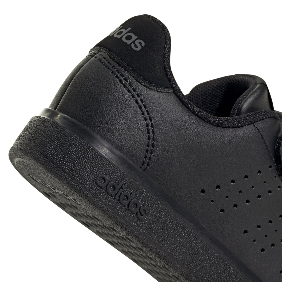 IE9018_9_FOOTWEAR_Photography_Detail View 2_transparent