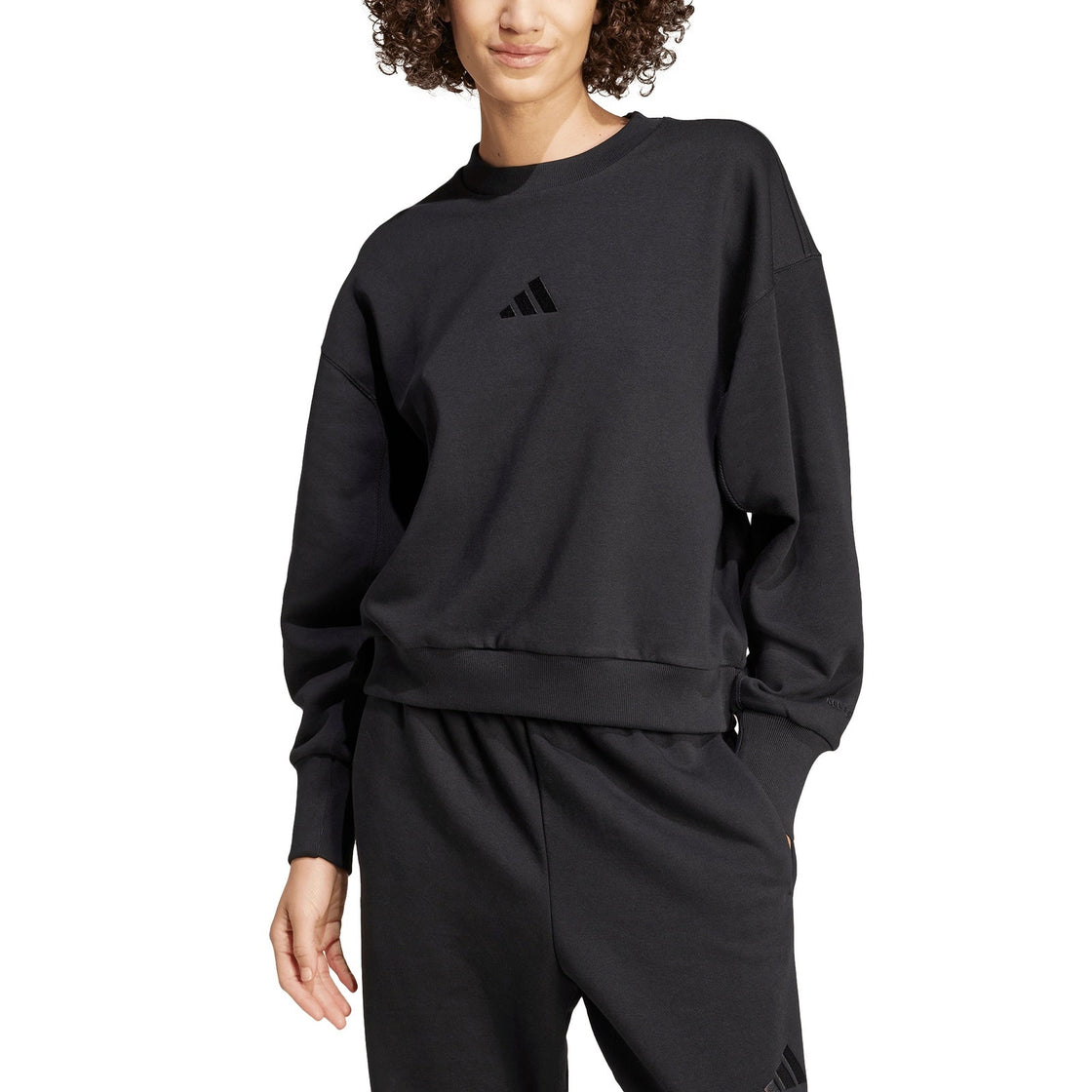IX3812_4_APPAREL_On Model_Front View_transparent