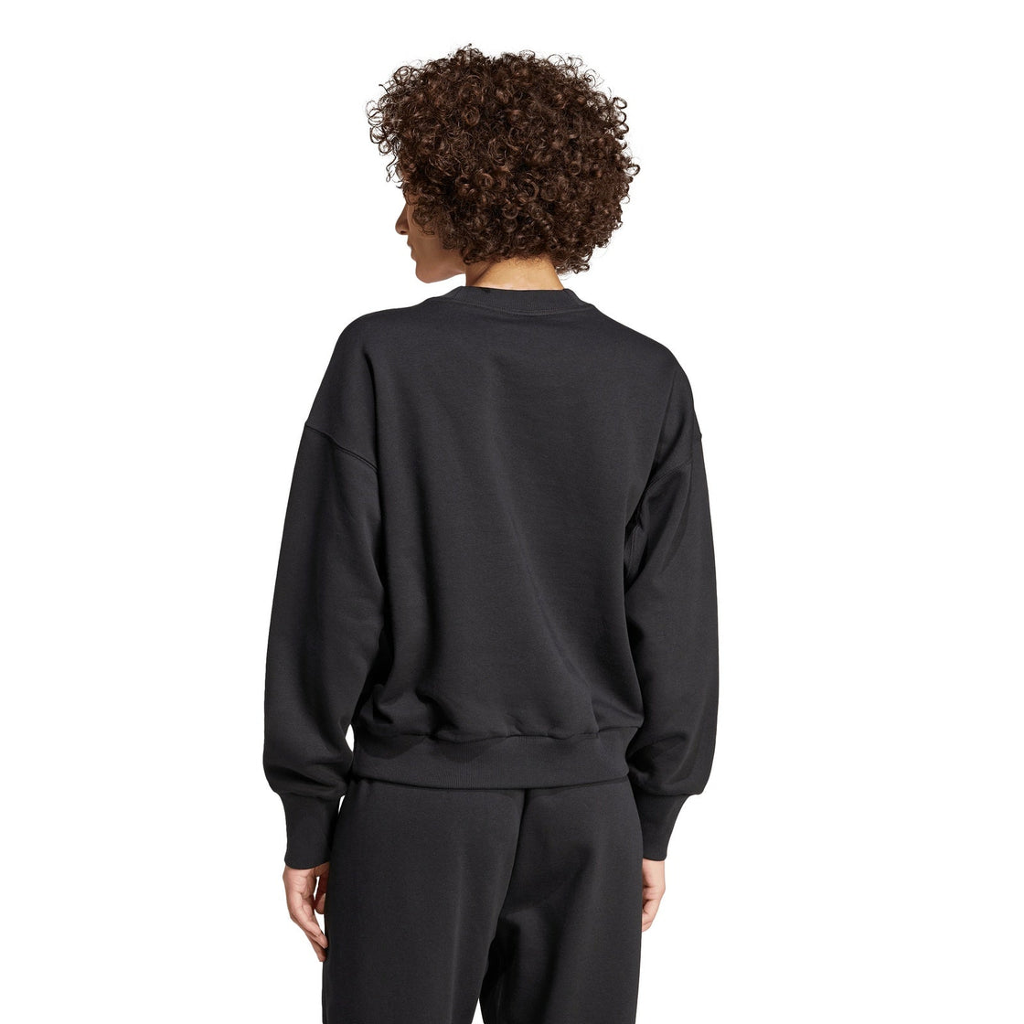 IX3812_5_APPAREL_On Model_Back View_transparent