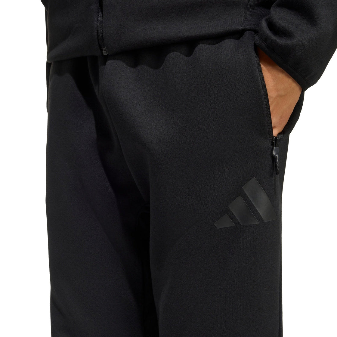 JF2491_10_APPAREL_On Model_Detail View 1_transparent