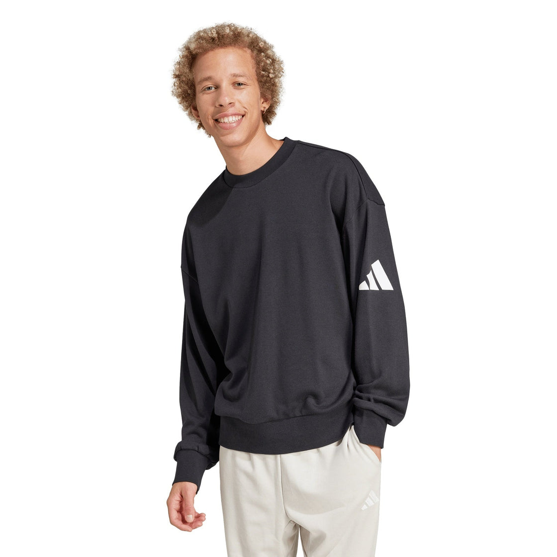 JF3576_3_APPAREL_On Model_Standard View_transparent