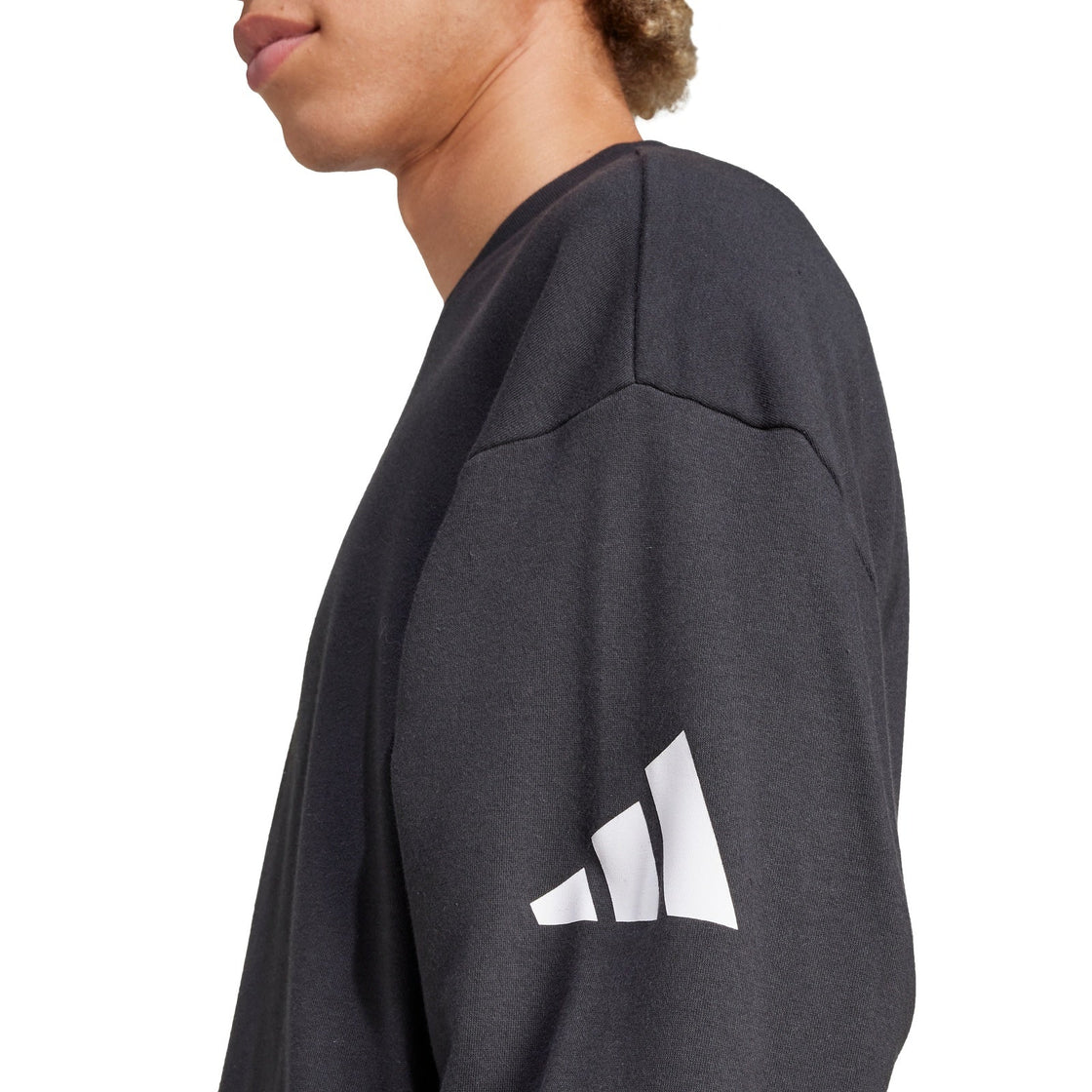 JF3576_7_APPAREL_On Model_Detail View 2_transparent