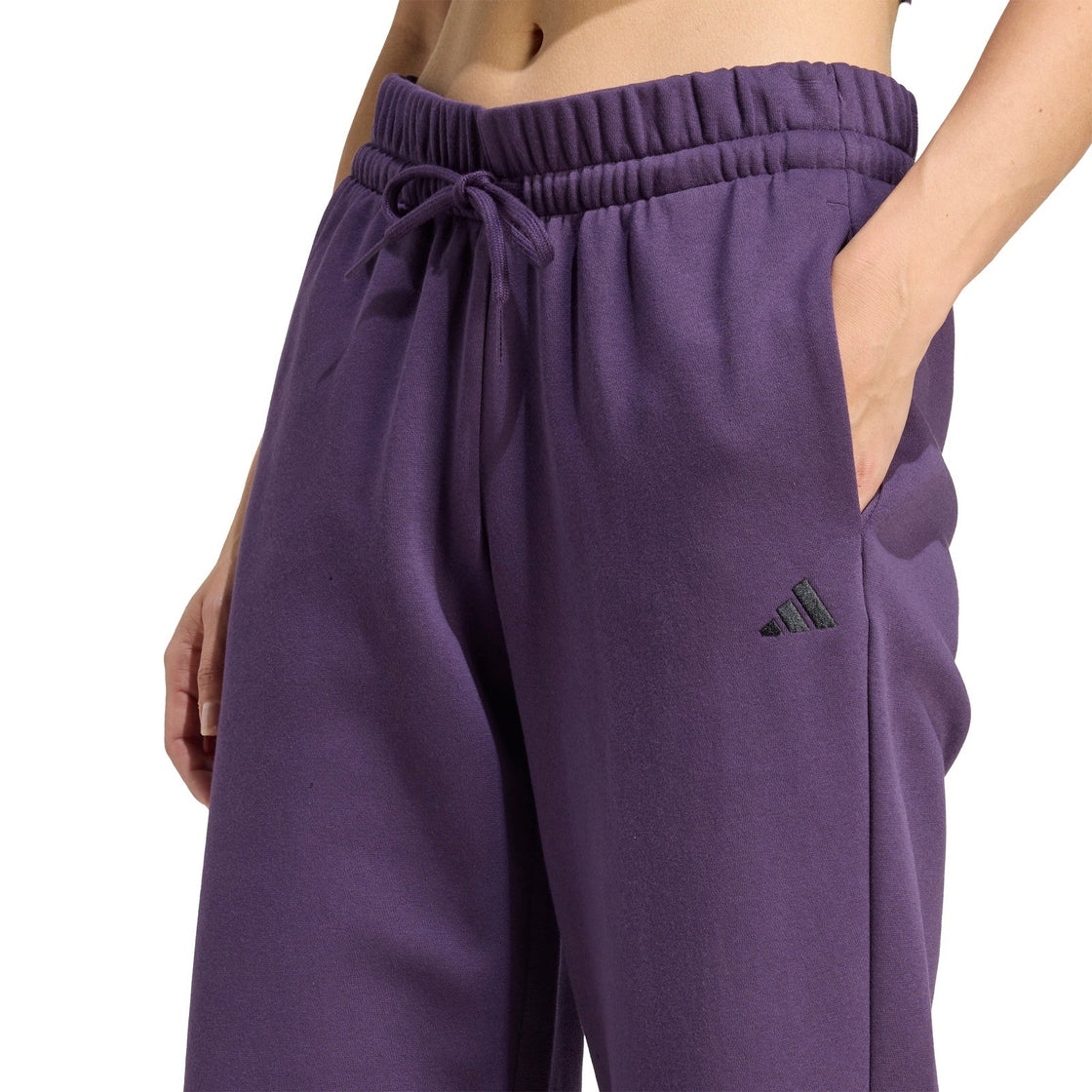 JV7286_5_APPAREL_On Model_Detail View 1_transparent