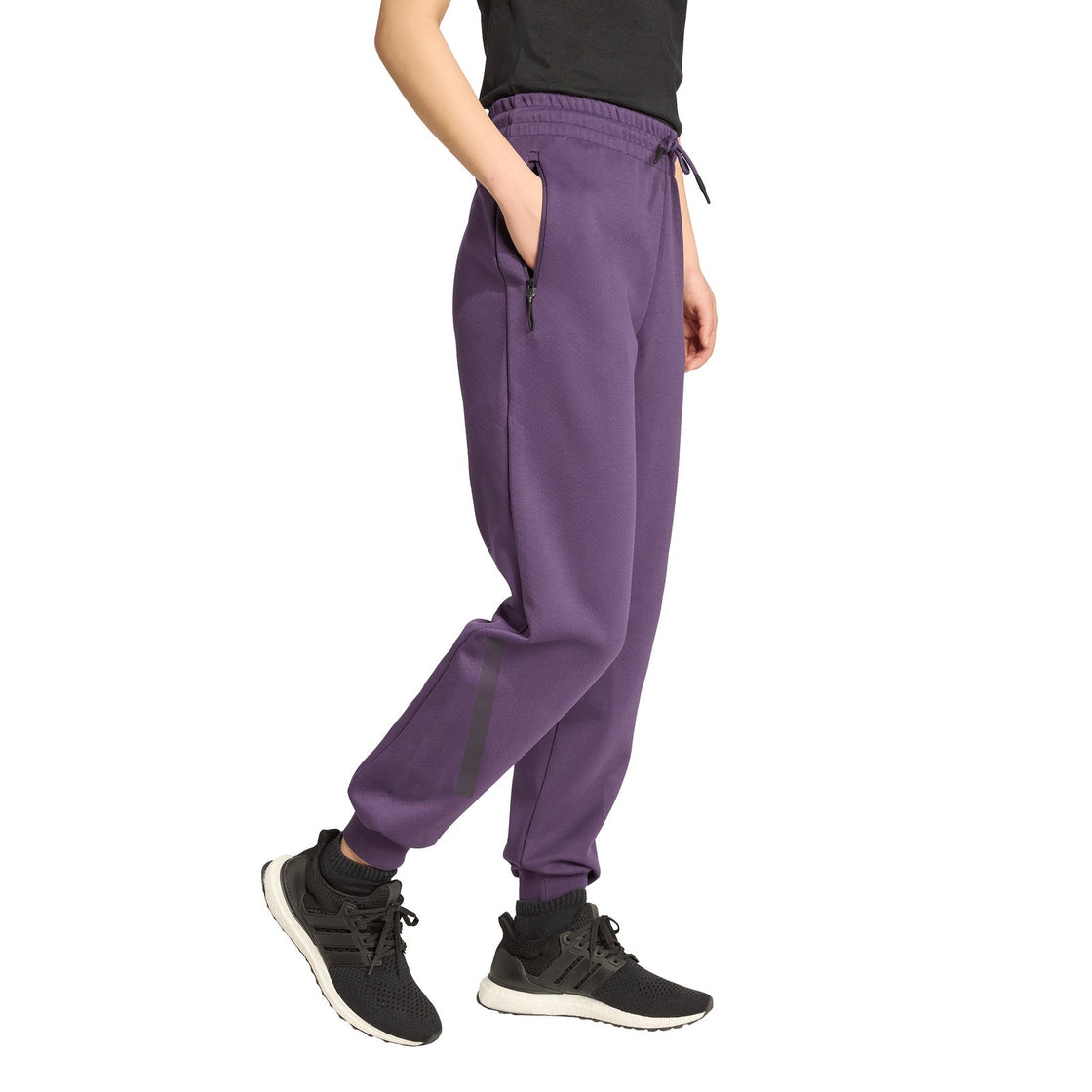 JW7740_4_APPAREL_On Model_Walking View_transparent