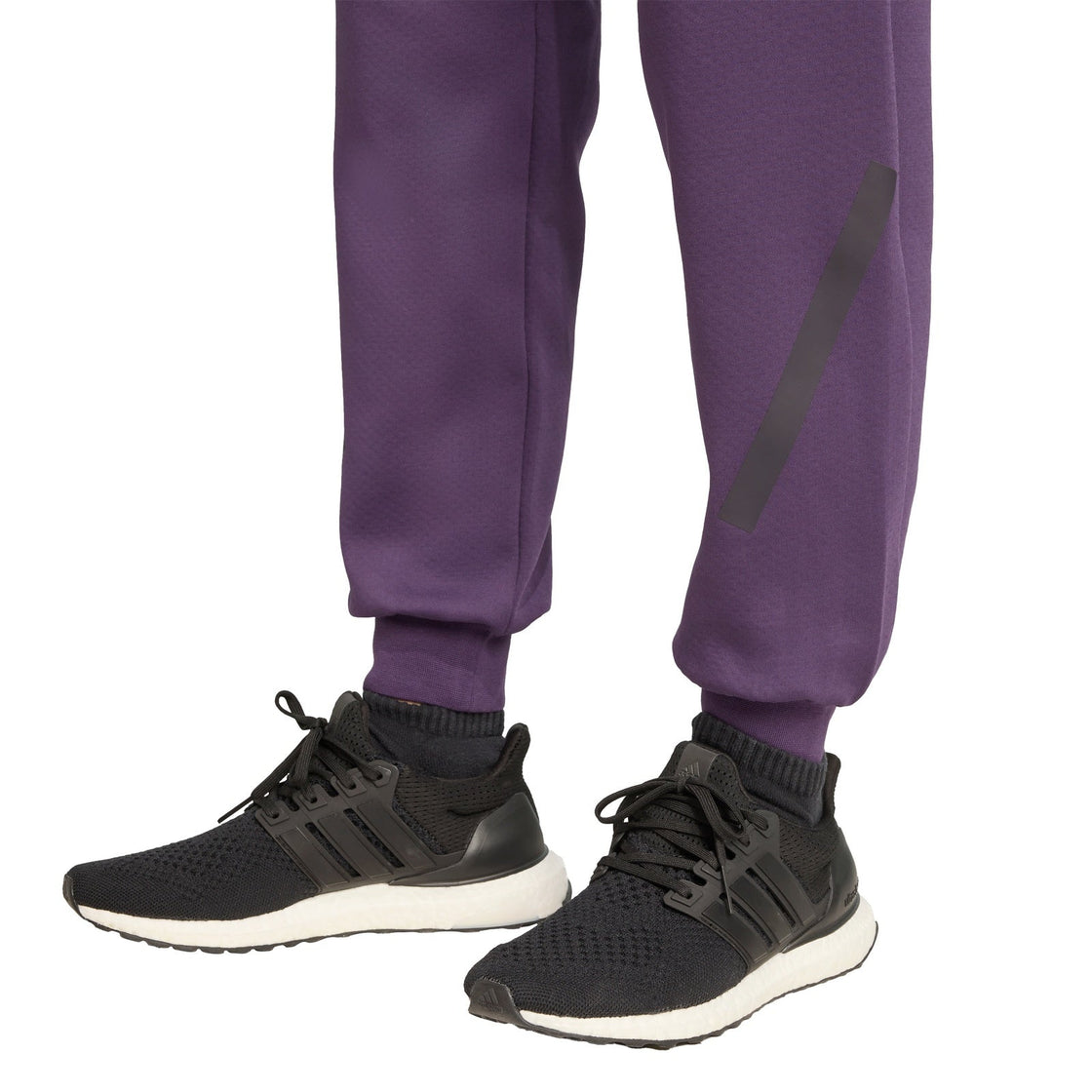 JW7740_5_APPAREL_On Model_Detail View 1_transparent