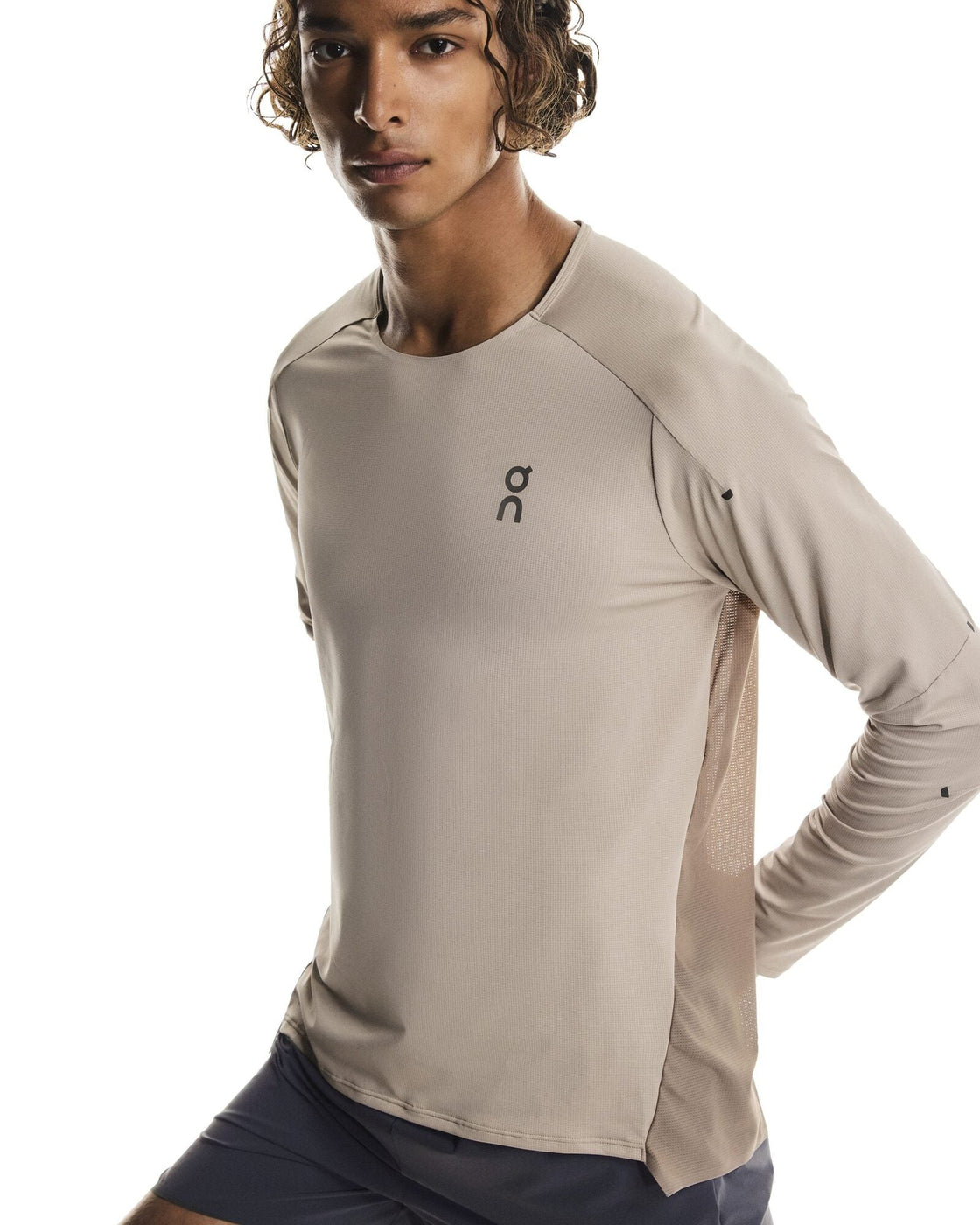 1ME10243153-performance_long_t-fw25-desert_cinder-m-4×5-tr-g3